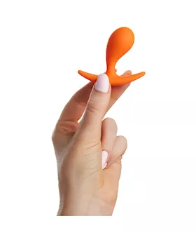 Share Satisfaction Small Curved Plug